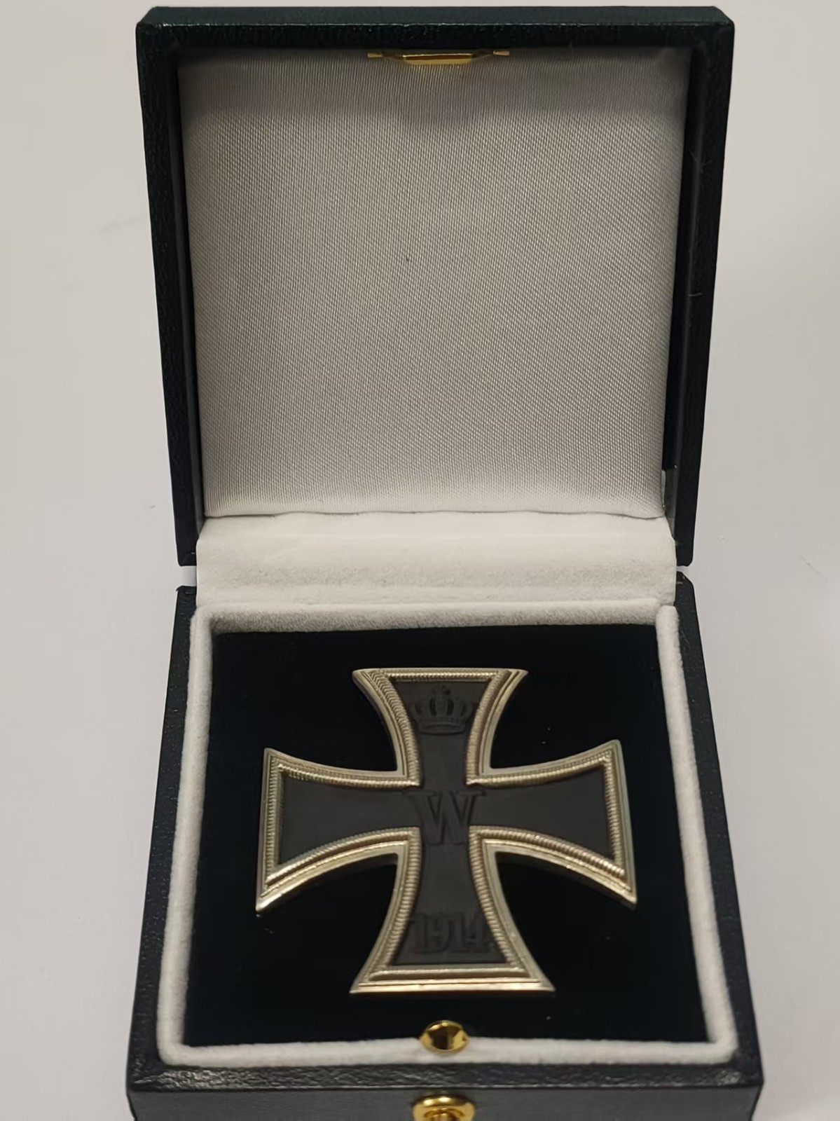 WW1 Germany  1914 Iron Cross 1st Class  (Nickel Silver) W Box  Reproduction