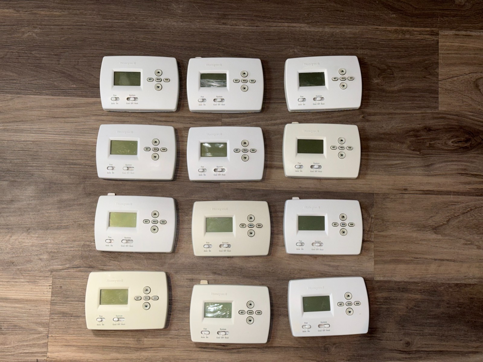 Honeywell PRO 4000 TH4110D1007 Programmable Thermostat Tested Used