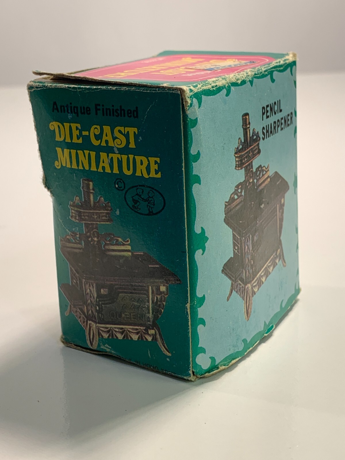 Vintage Die-Cast Pencil Sharpener Queen Cast Iron Style Stove With Box PSE