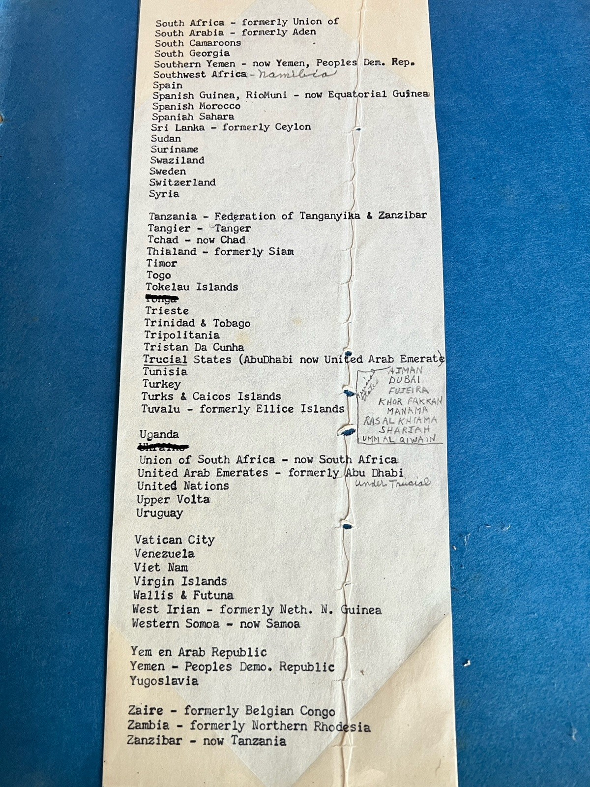 Minkus Supreme Global Stamp Album - South Africa To Zanzibar - 910 Stamps