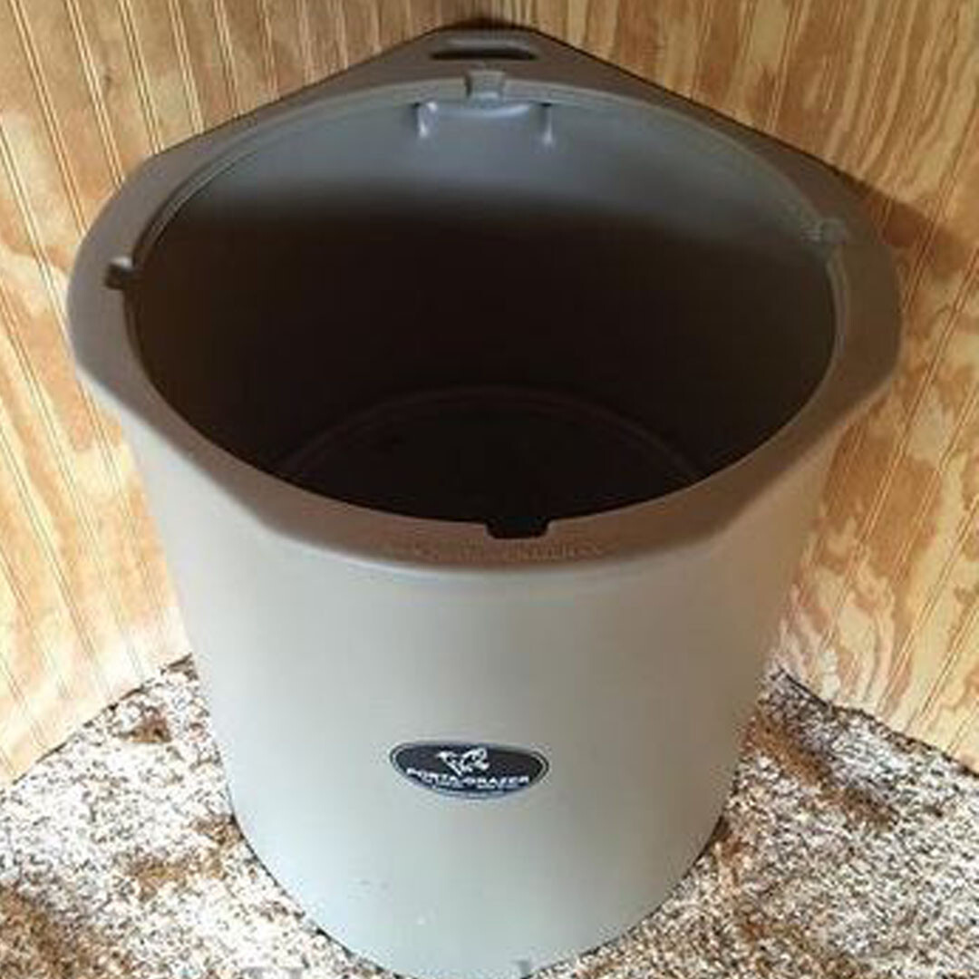 Porta-Grazer Free Standing Corner Feeder, Slow Hay Horse Feeder