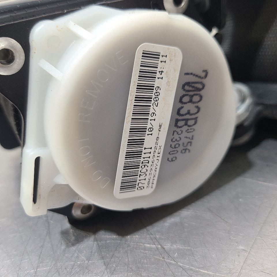 10 2010 MERCEDES SLK350 AMG SEAT BELT RETRACTOR FRONT LEFT DRIVER BLACK