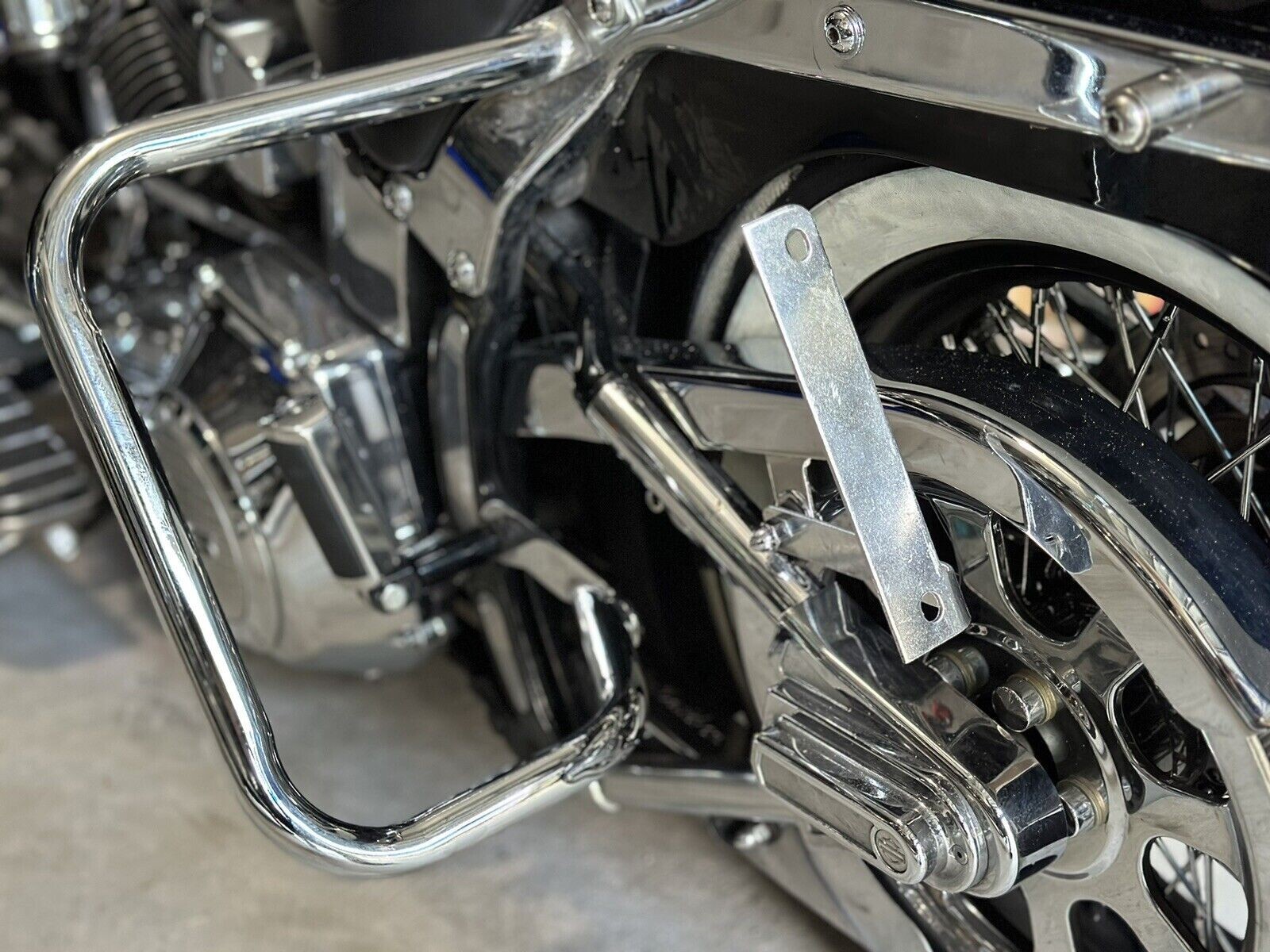 Side License Plate Relocation Bracket for HARLEY-DAVIDSON SOFTAIL & SPRINGER New