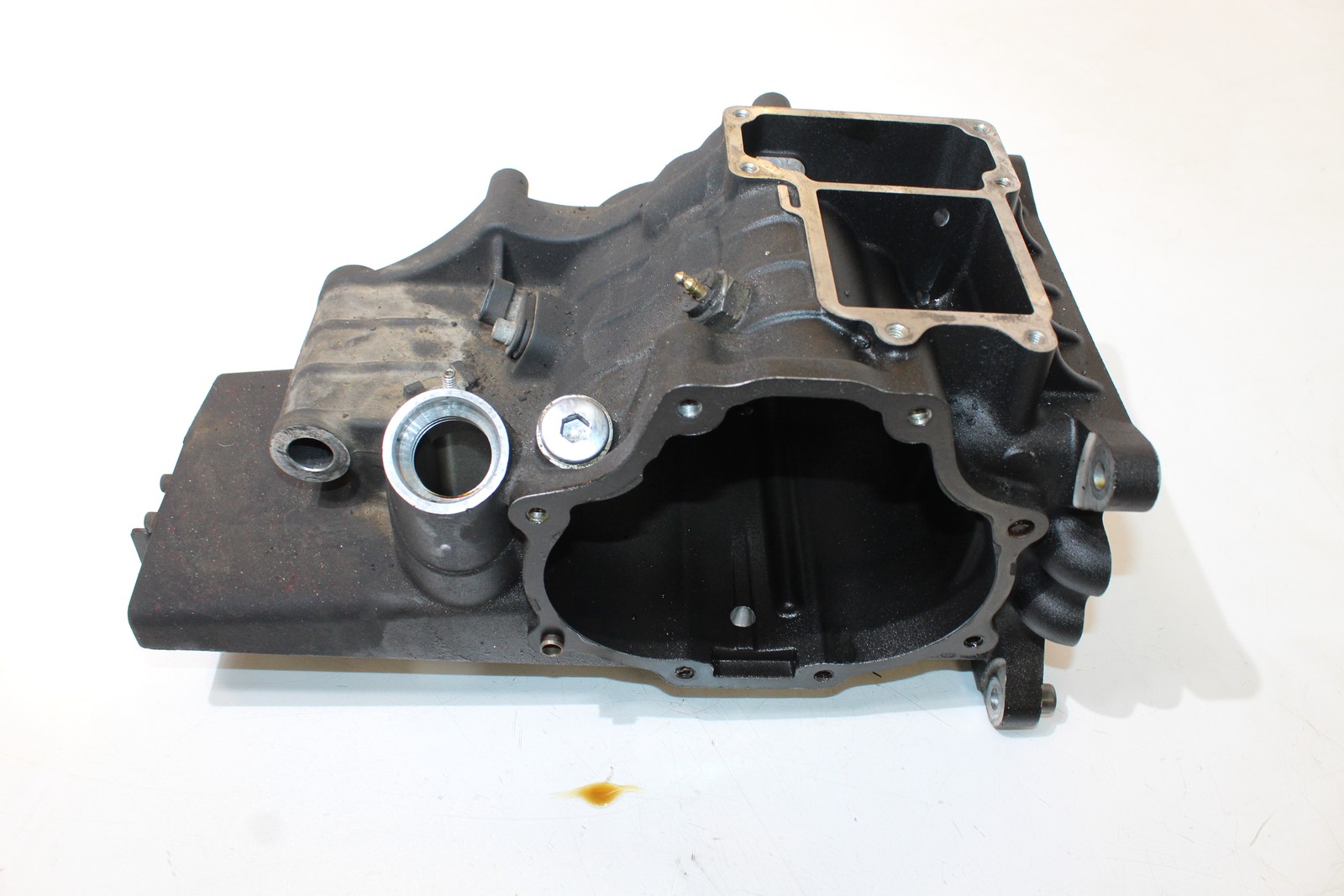 2010 Harley-Davidson Road Glide FLTRX Transmission Gearbox Cases Housing