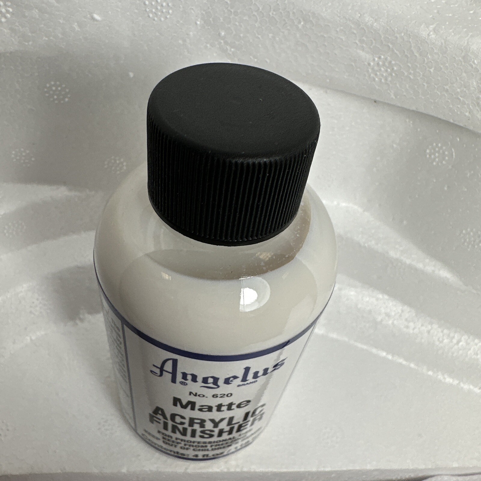 Angelus Brand Acrylic Leather Paint Mate Finisher No. 620 - 4oz