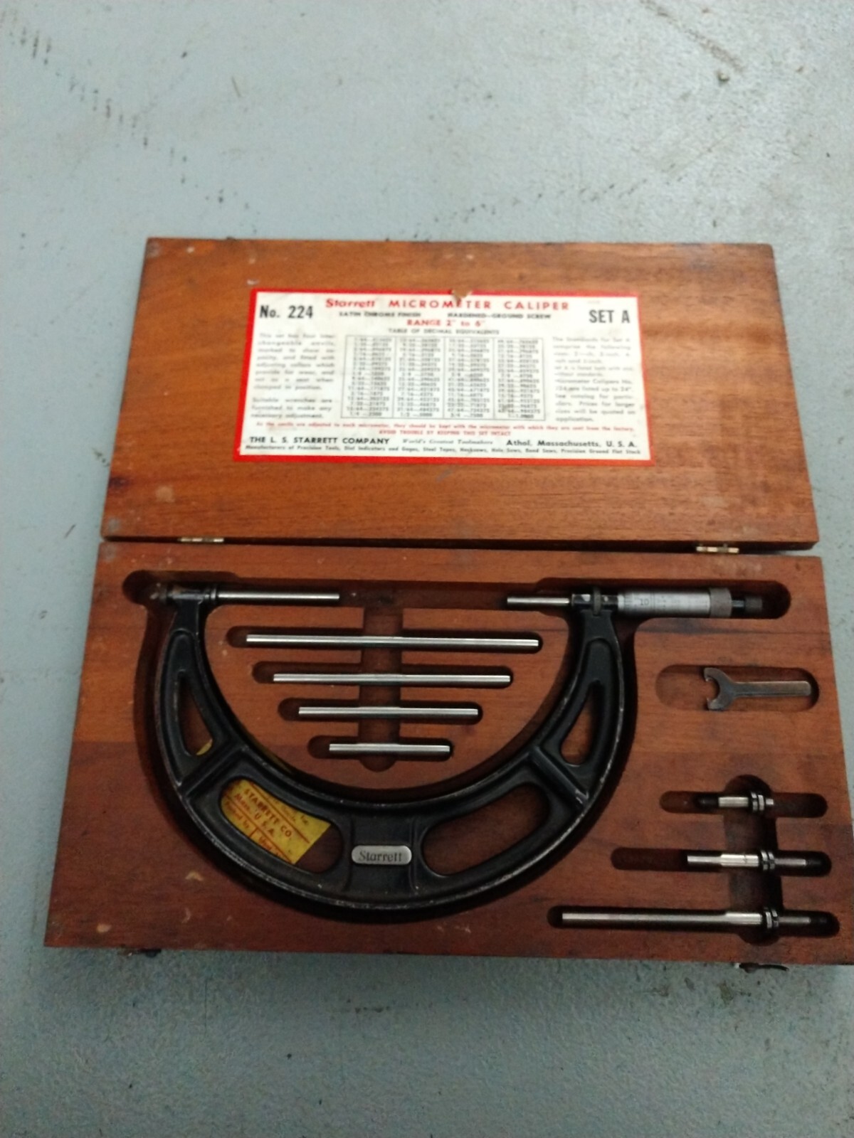 Starrett 224 A Interchangeable Anvil Outside Micrometer Set 2-6" .001" in case