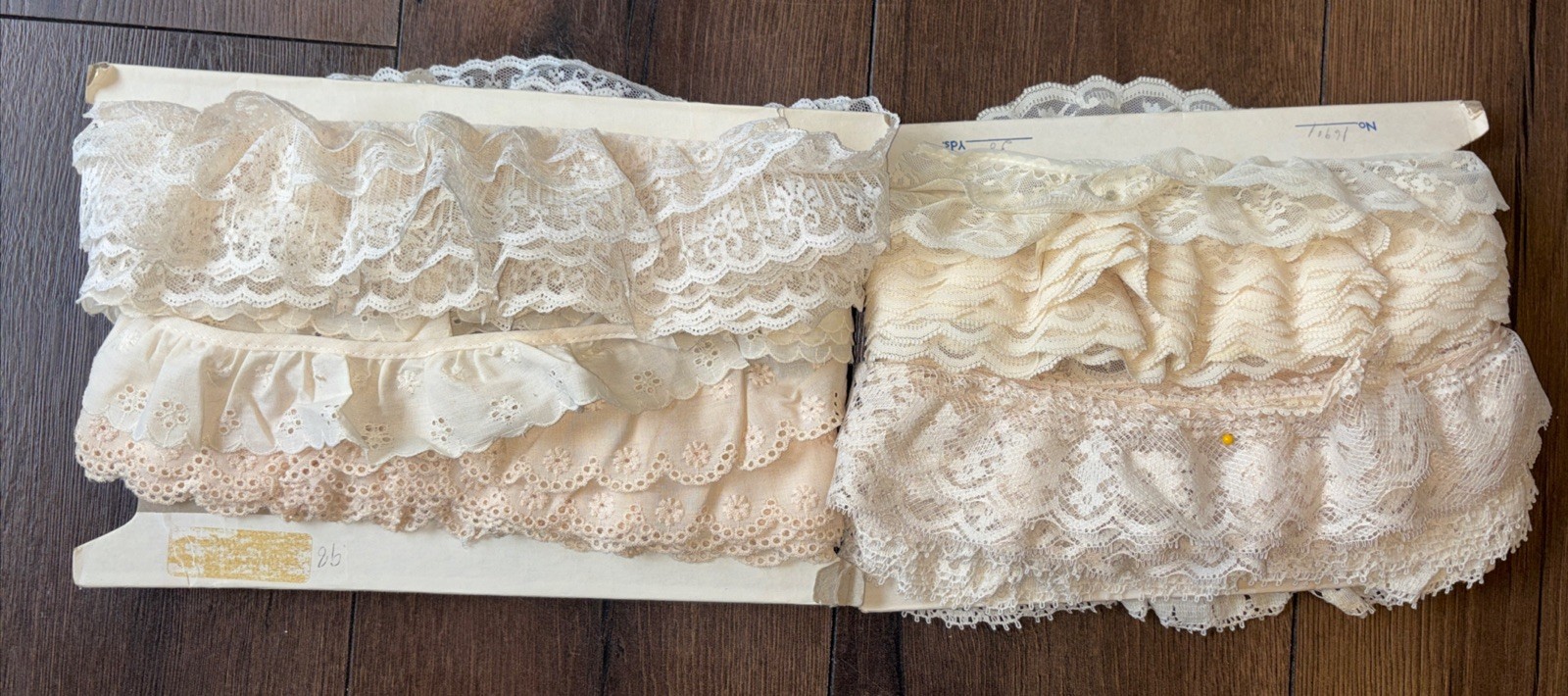 27 Yards Cream Off White Vintage Lace and Embroidery Crafts Sewing