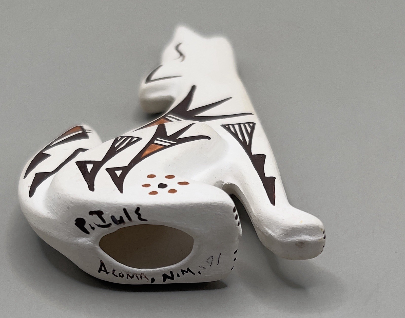 VTG Acoma New Mexico Art Pottery Howling Wolf Figurine Sign by P. Iule 4.25”