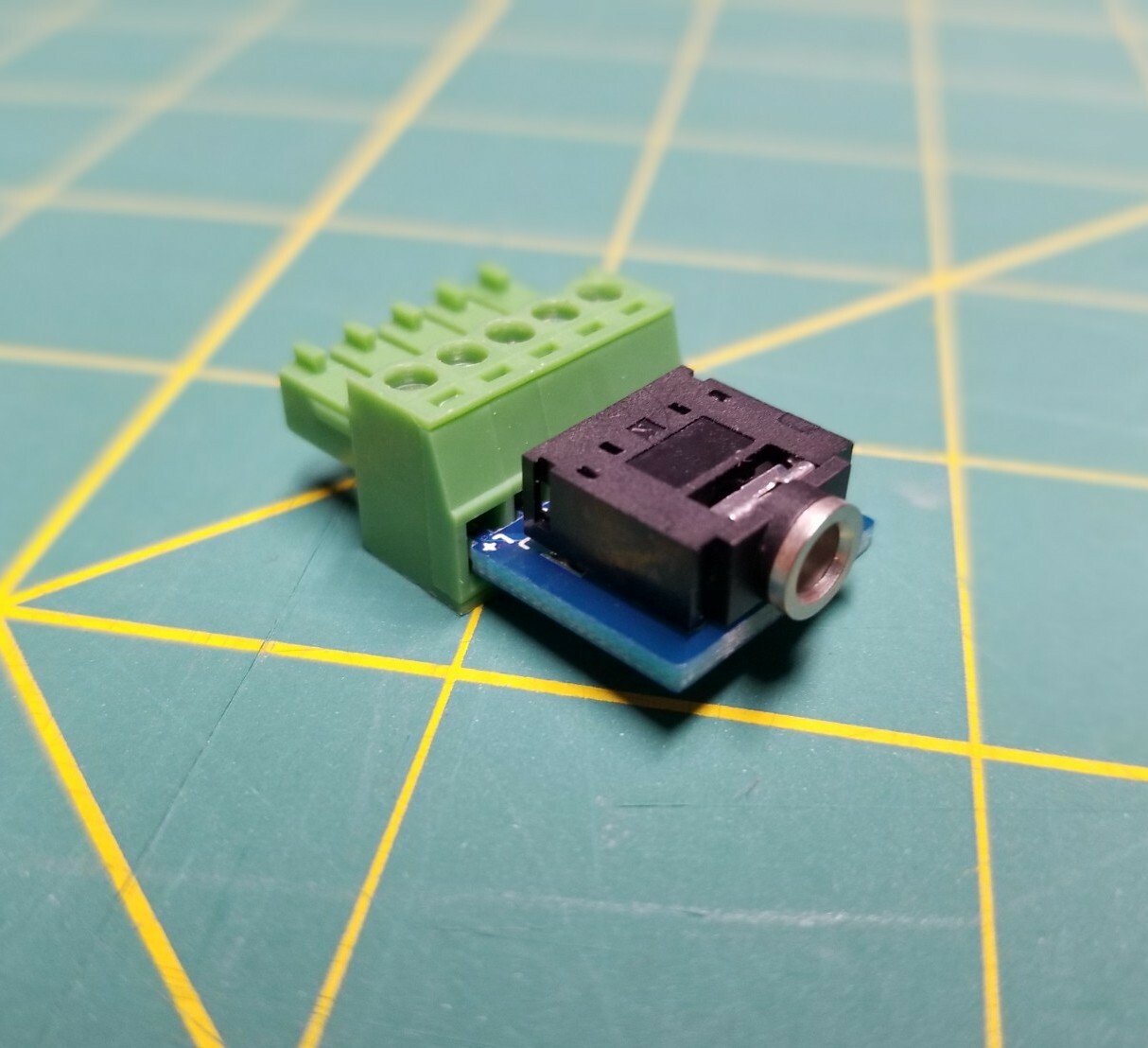 Extron Phoenix Audio Adapters Crosspoint 3.5mm Phono AUX TRS RGB PVM Connector