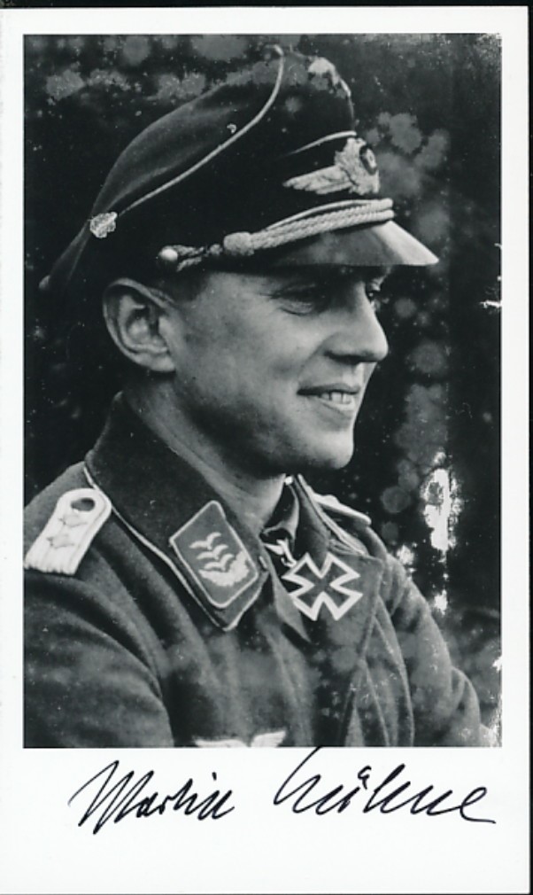 Martin Kuhne signed photo. Major in the Fallschirmjäger
