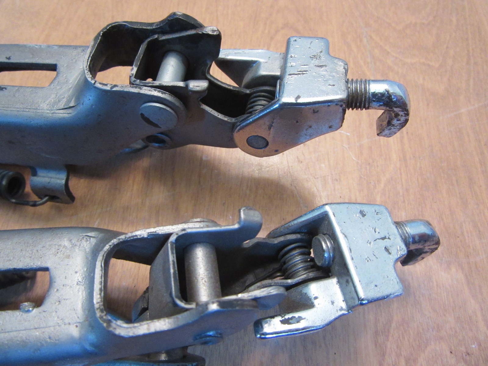 1971 -1976 GM A body convertible latches full size cars