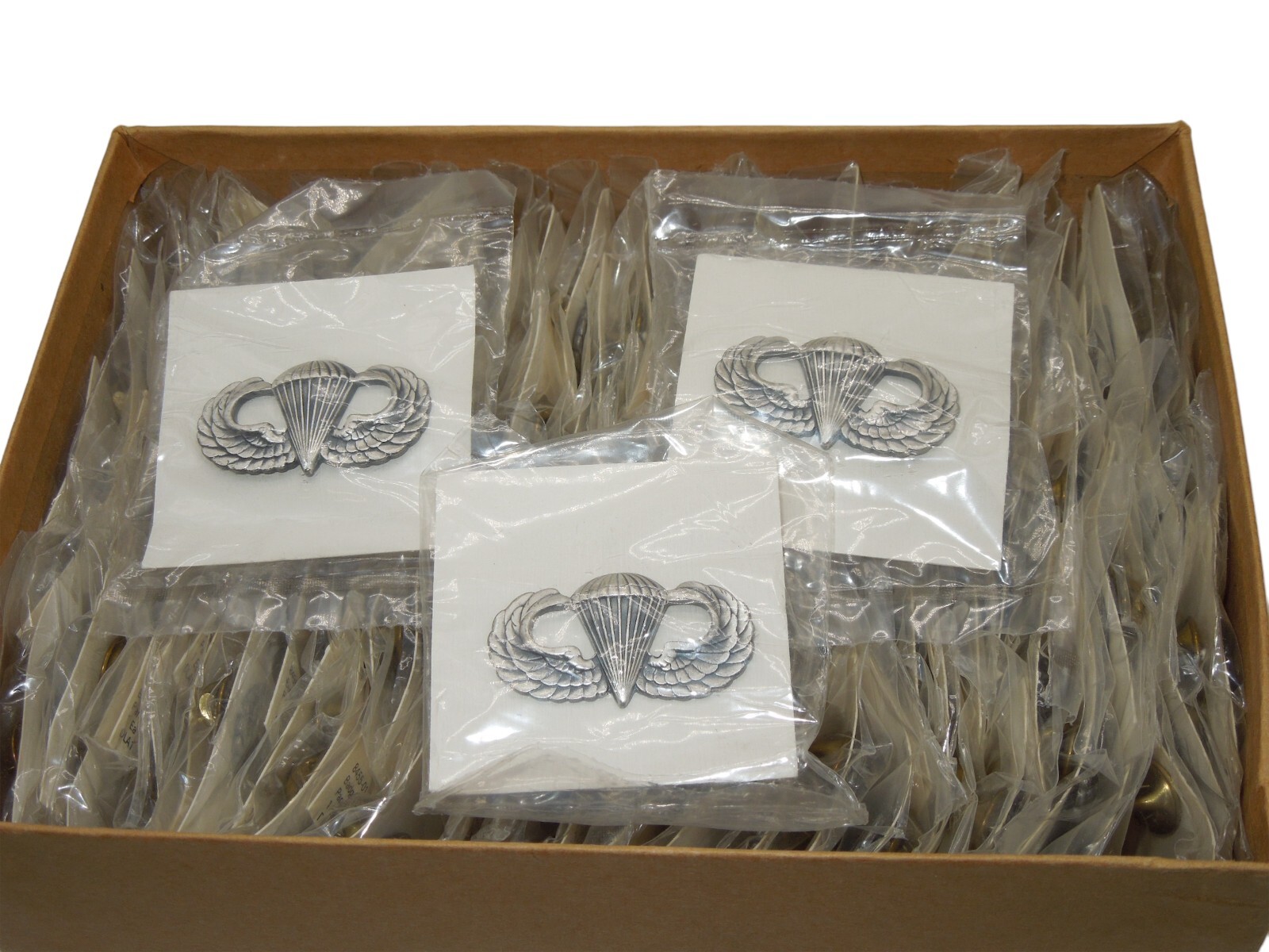 ONE (1) Modern US Army Parachutist Airborne Wings Pin in Package 1986