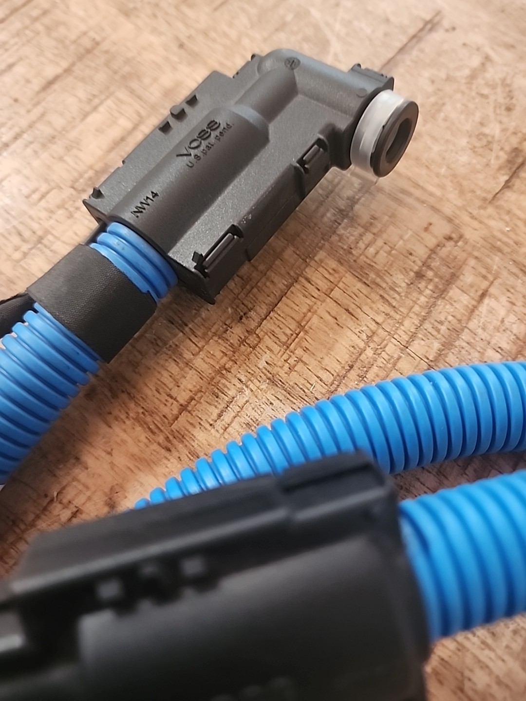 FREIGHTLINER 04-31886-340 Diesel Exhaust Fluid DEF Urea Line - Double Connection