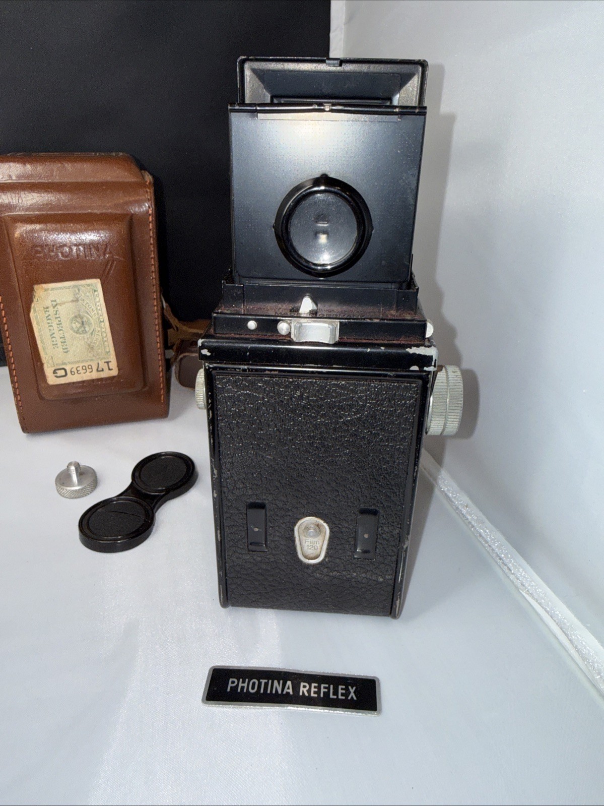 Antique Photina Reflex Camera With Case Untested