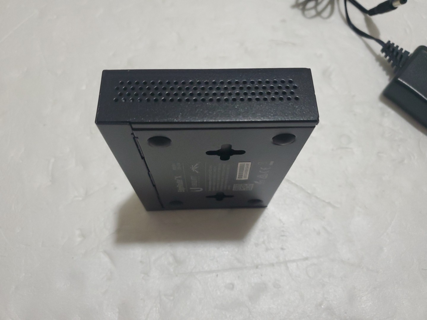 Ubiquiti Networks ER-X EdgeRouter X 5-Port Gigabit Wired Router