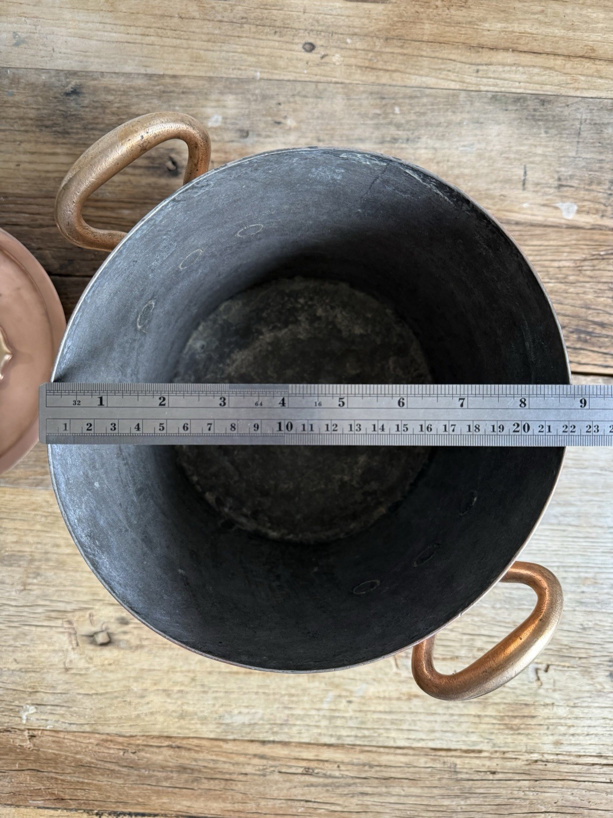 Gorgeous Hand Hammered Antique Copper Stock Pot with Lid - Dovetailed - 22cm