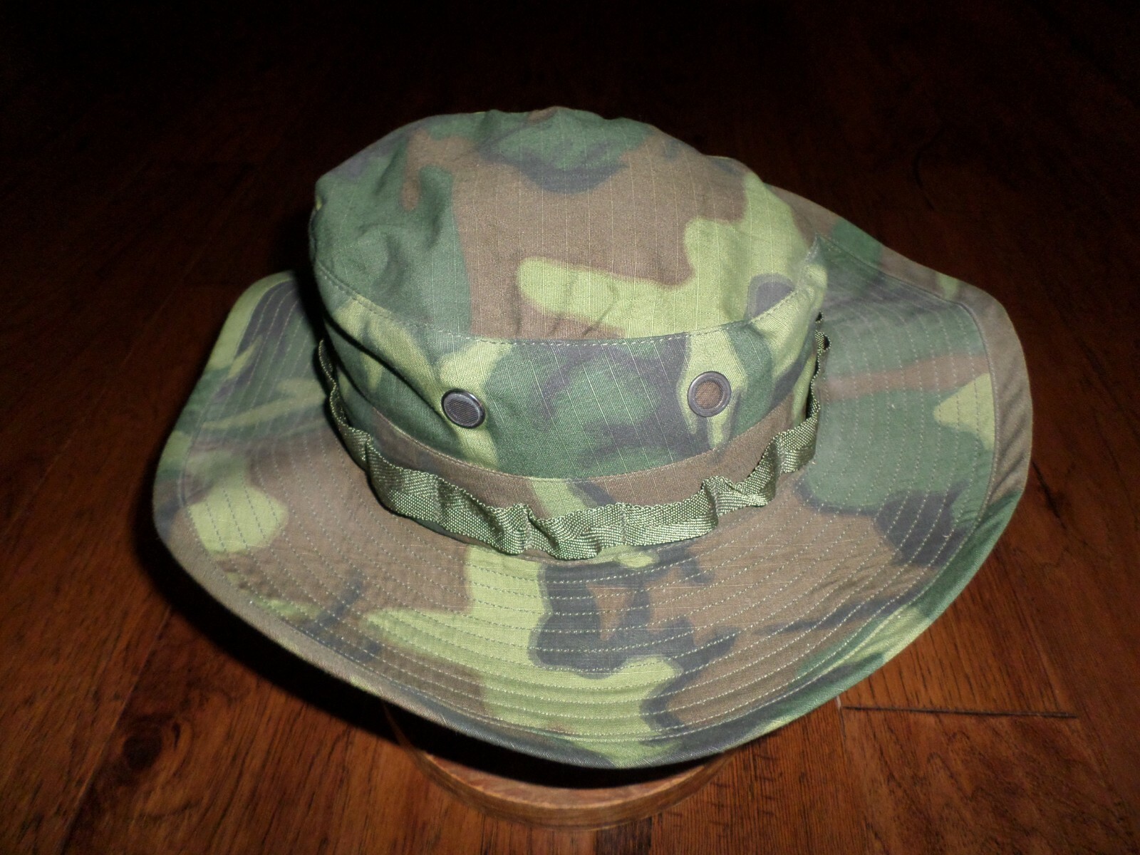 U.S MILITARY ISSUE VIETNAM JUNGLE HAT CAMOUFLAGE BOONIE HAT GENUINE 1968 SURPLUS