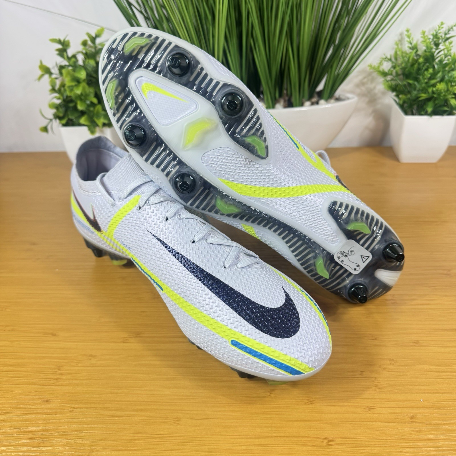 Nike Phantom GT2 Elite SG-Pro ACC NBY Mens Soccer Cleats DJ8041 055 Size 10.5