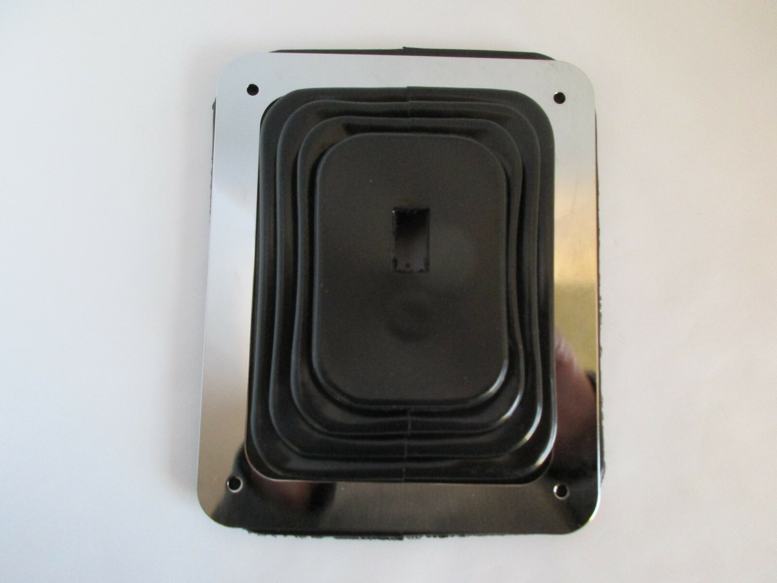 HURST B&M STYLE RUBBER SHIFTER BOOT W/CHROME PLATE 5 1/4"X6 3/8" UNIVERSAL #9630