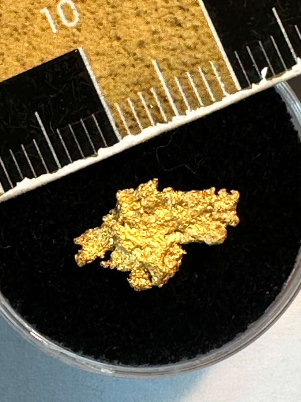 CALIFORNIA PLACER GOLD NUGGET = natural SPECIMEN. 1.0 gram