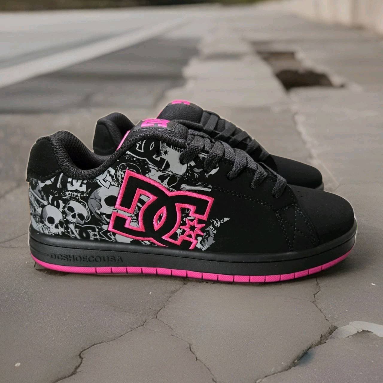 Women's DC Gaveler - Black/Pink