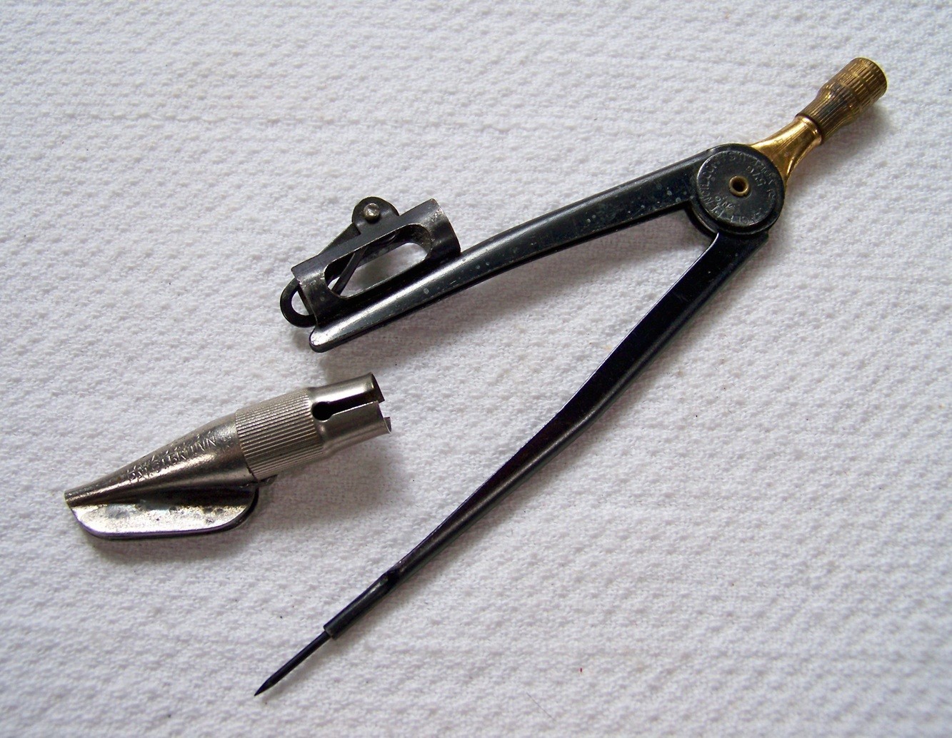 Vintage EAGLE PENCIL CO #557 Topper Pencil Sharpener & #576 Black & Gold Compass