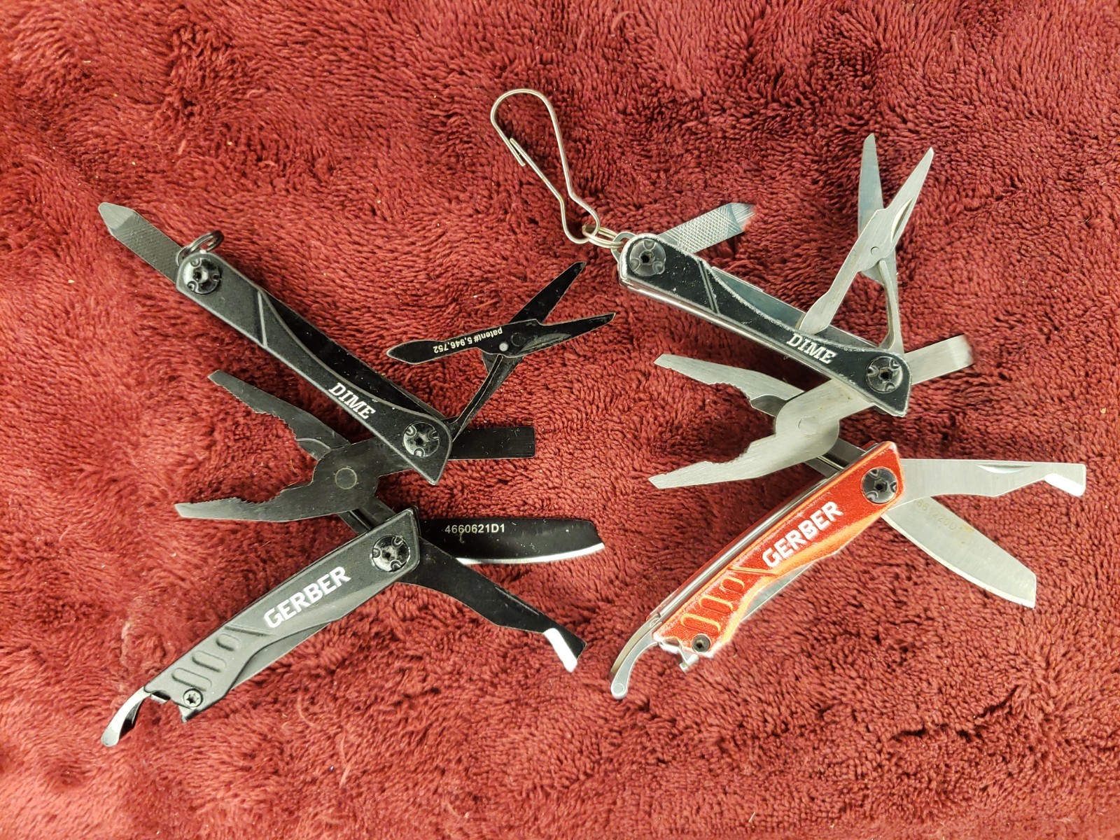 🔪🔪 Lot of 2 Gerber Multi Tool Dime multiplier Black & Red