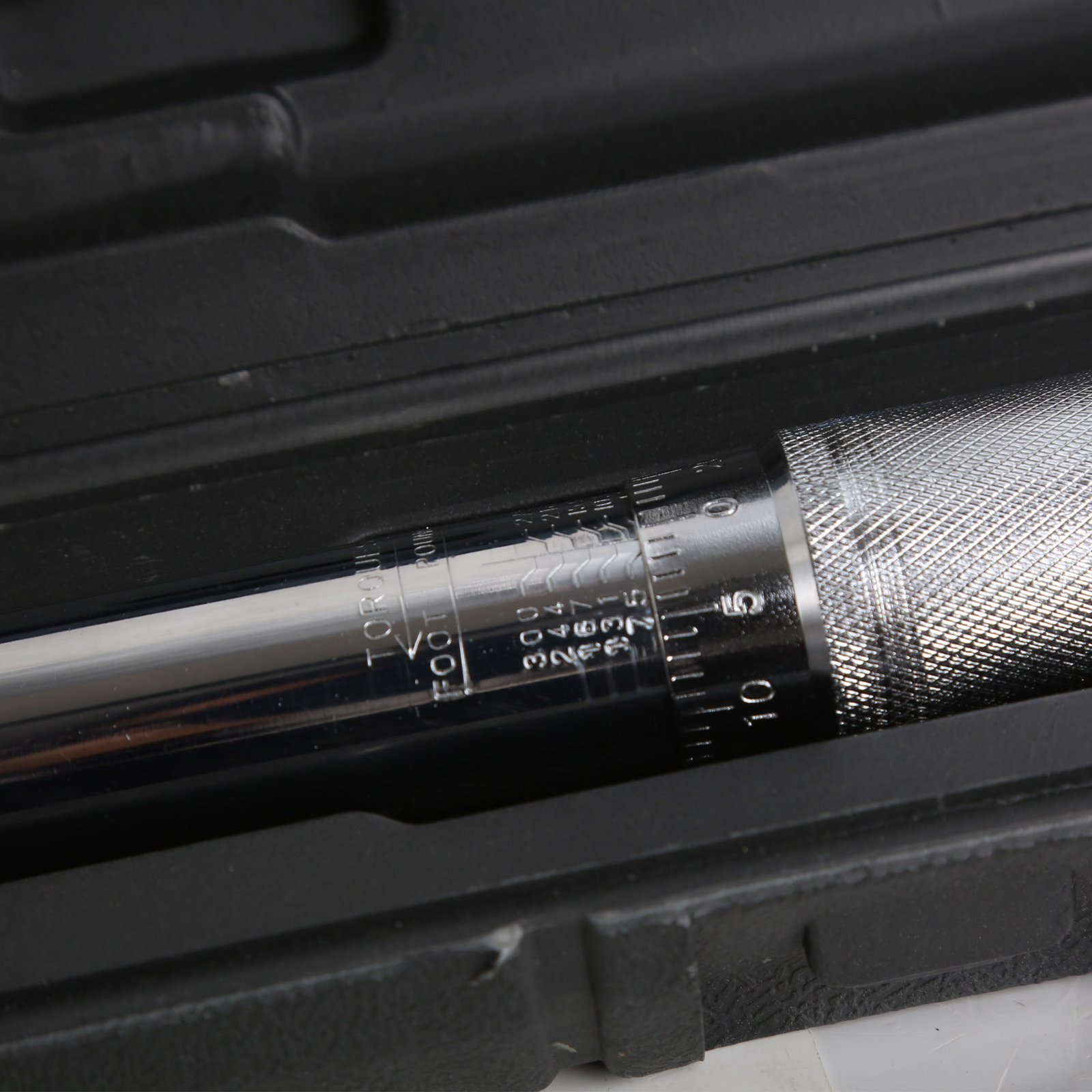 3/4" Dr Automatic Steel Long Click Torque Wrench |50-300 FT/LB Cr-V 26" L Adjust