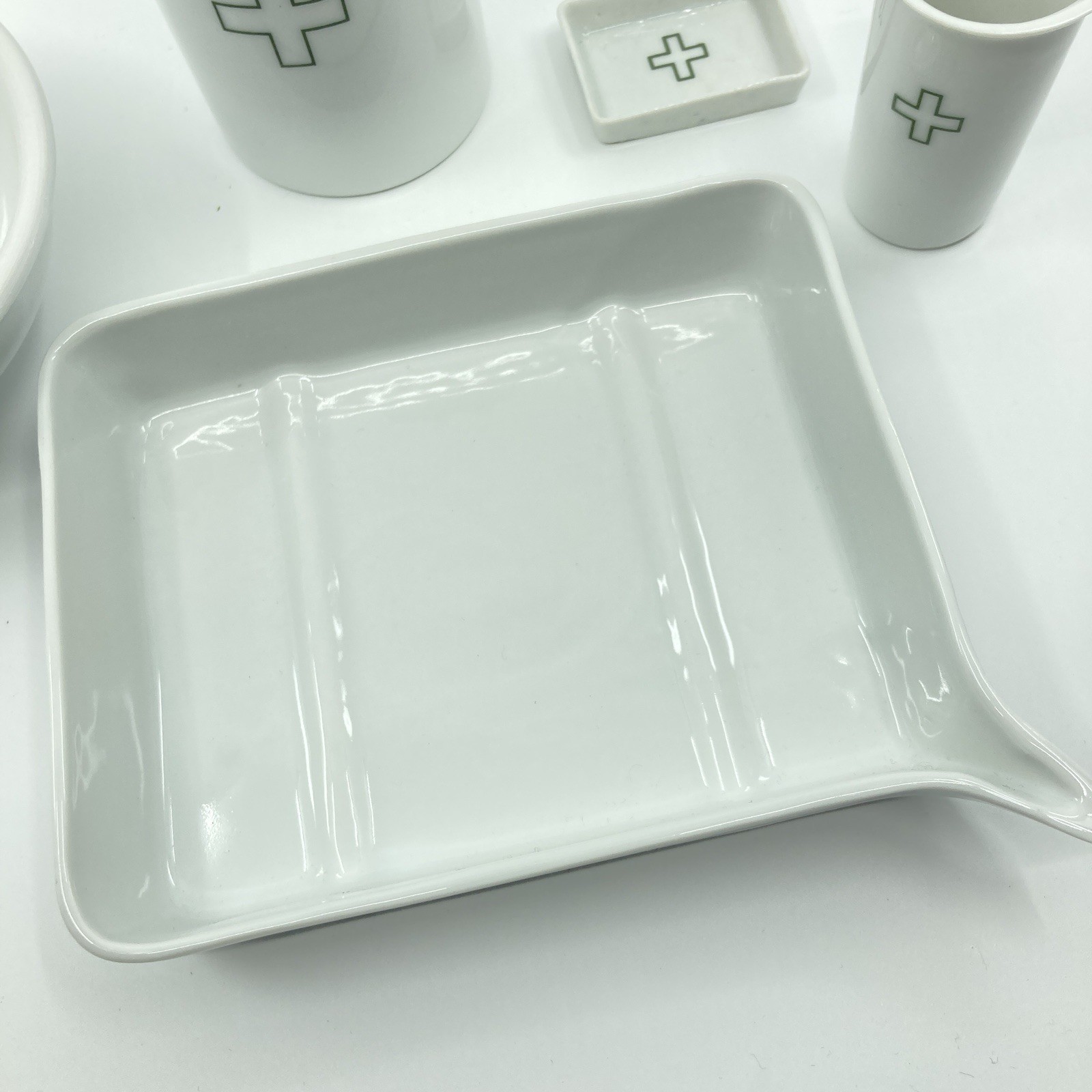 Marek Cecula Modus Designs New York Home Lab Bathroom Set Incomplete