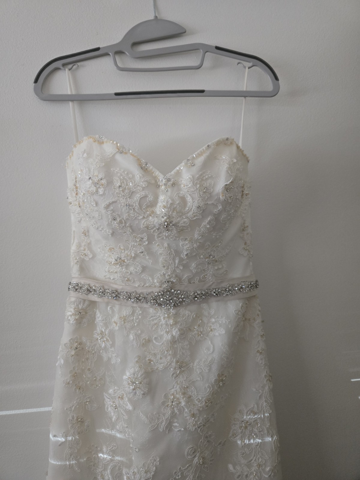 CB Couture Ivory Lace Mermaid Wedding Dress Size 6 Sleeveless Sweetheart