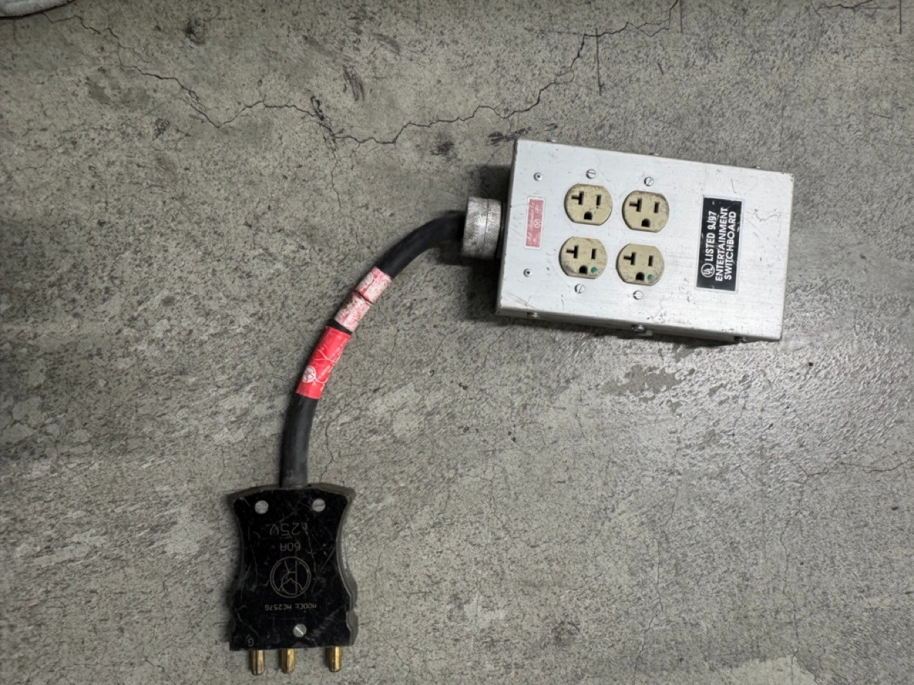 Mole-Richardson 4 Edison Plug Receptacle  60 Amp Bates