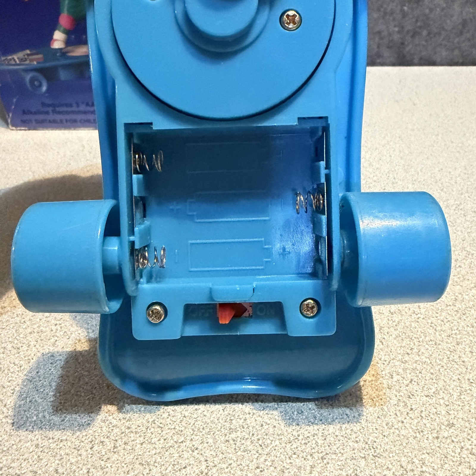 Vintage Russ Berrie Turn 'N Twist Battery Operated Skateboarding Troll 8080