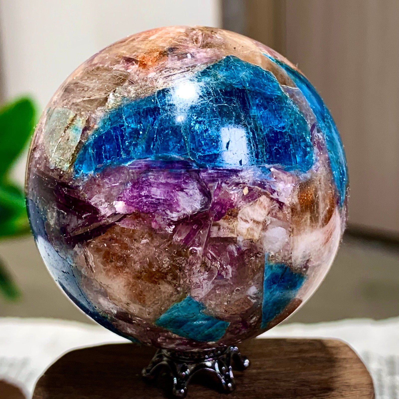 180G Natural Blue Aptite +Sun Stone purple lepidolite Sphere mineral sample