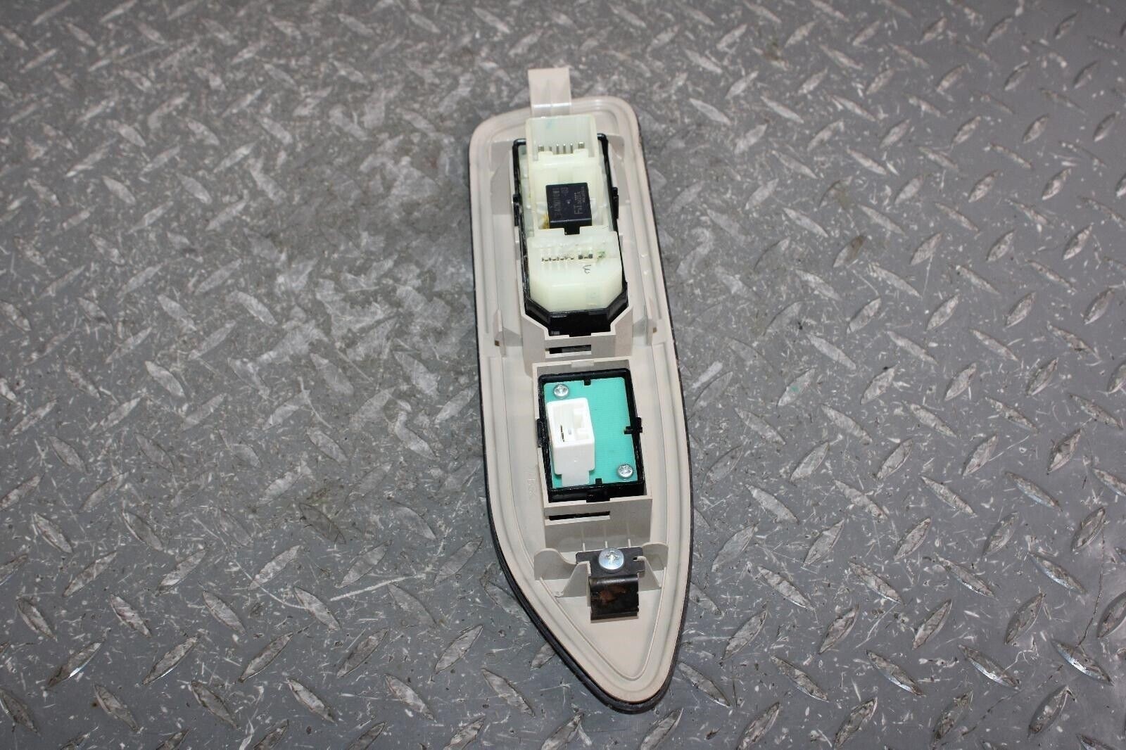 03-07 LX470 *WORN* Woodgrain Front Passenger Right Door Power Window Lock Switch