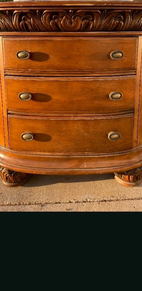 RTV $1,800 POLASKI X 2 " U Pick Up" Dresser  Mild Peeling/NEED  Gone Asap