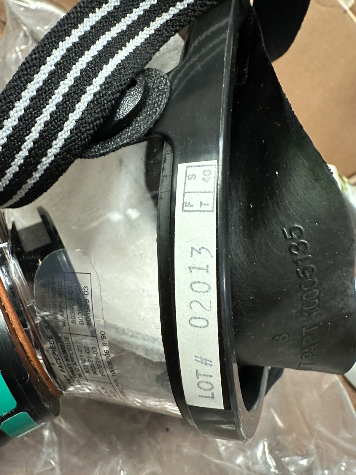 Scott 10005135 Full Face Mask Respirator Mask and filter NEW