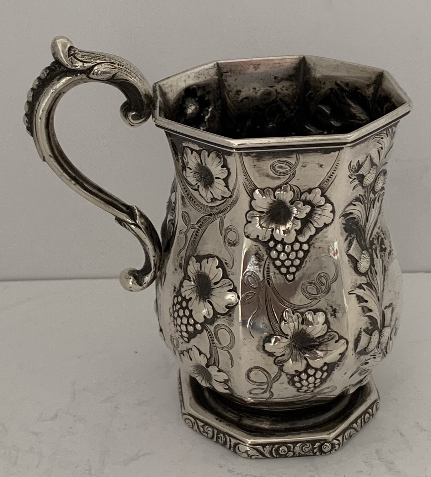 MONSTER AMERICAN COIN SILVER CHASED GRAPES & THISTLES 10.8 OZT CUP R RAIT 1850