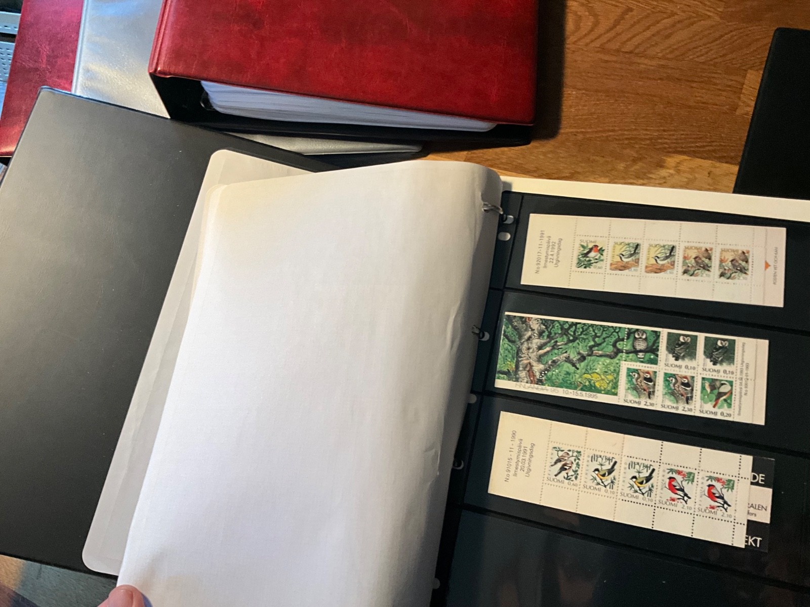 worlds stamps vintage large lot 6.1 kg 5 albums leaves cards vintage to modern