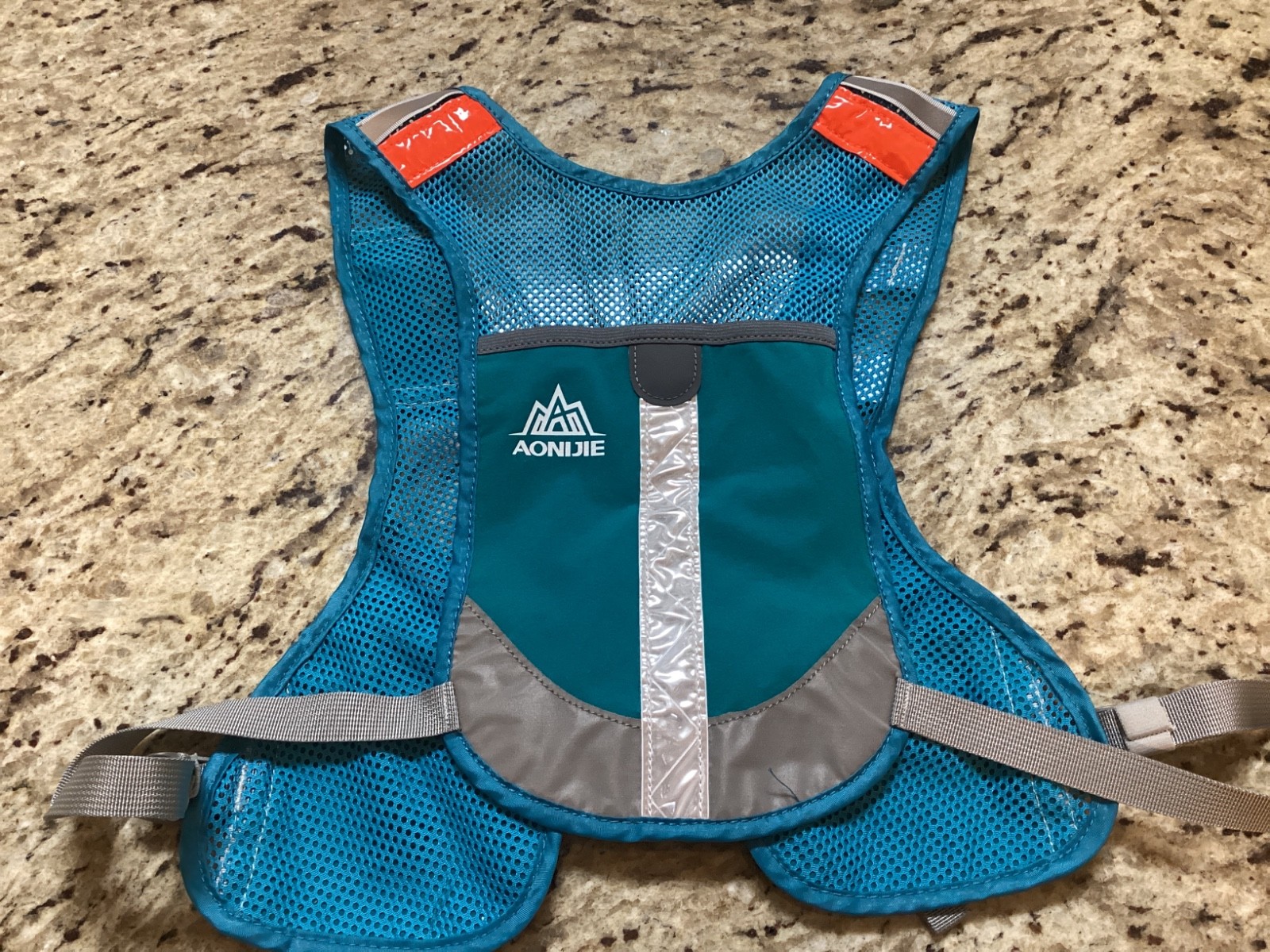 AONIJIE Running Vest Backpack Aqua Blue Trail Marathon Hydration Pack E884-022