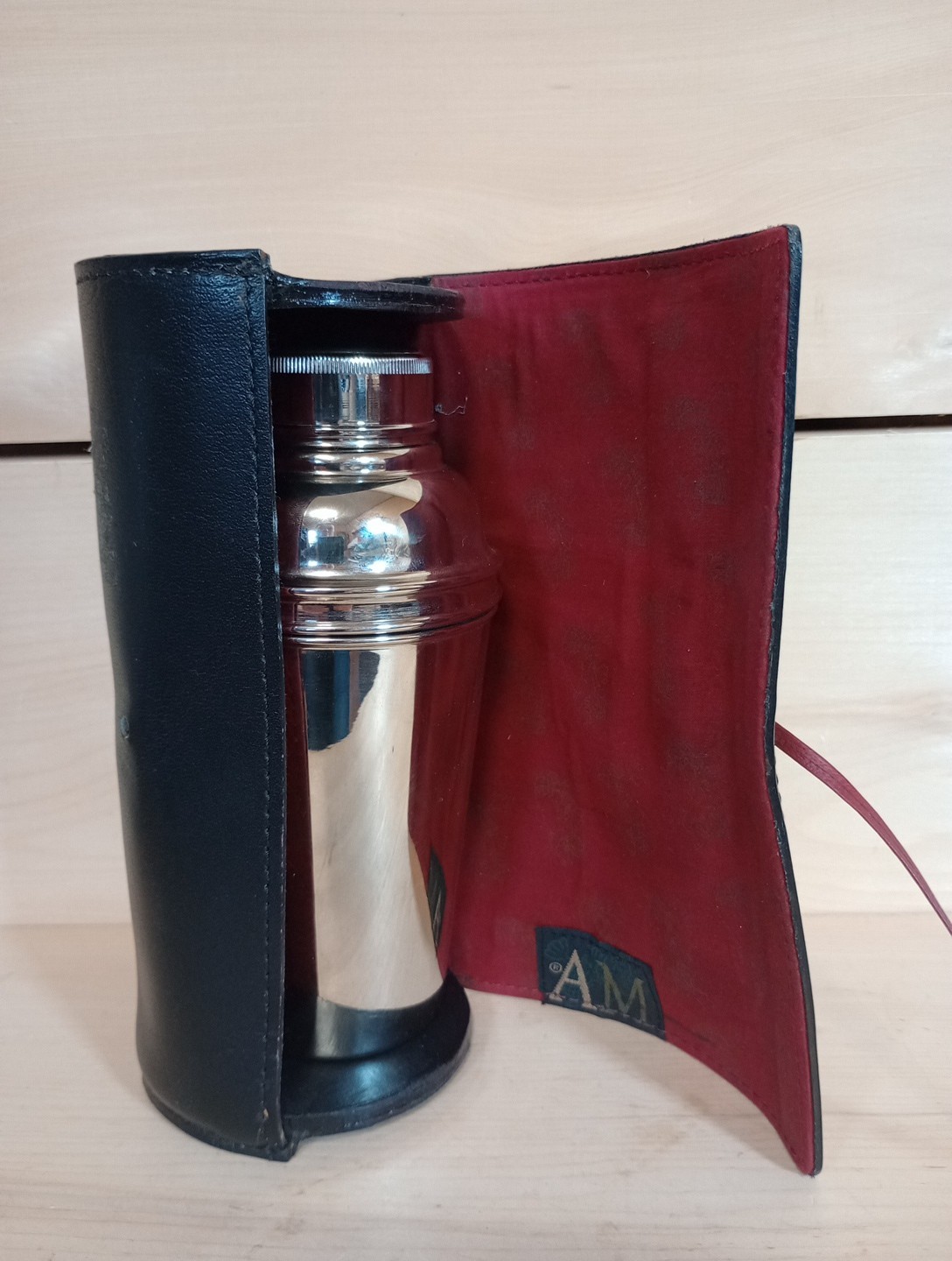 VTG TRAVEL COCKTAIL SHAKER SET WITH 4 SHOT GLASSES & LEATHER CARRYING CASE INDIA