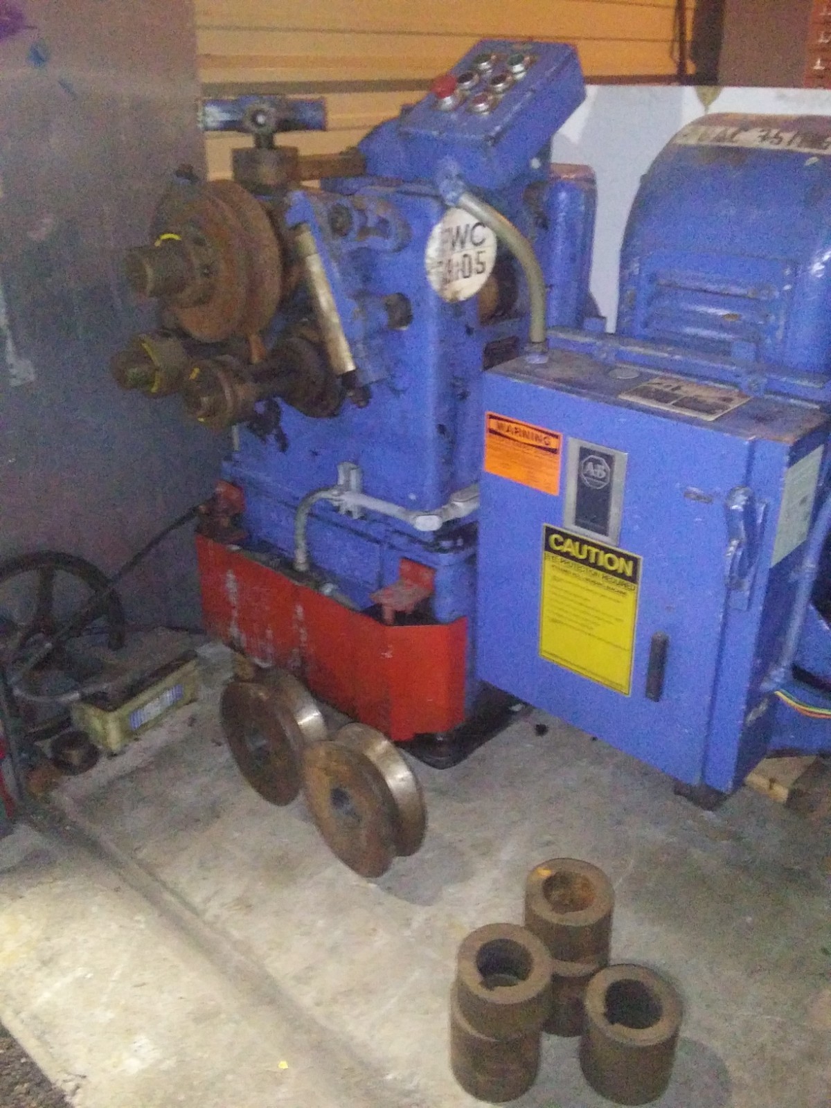 Kane & Roach Angle Roller. Rolls angle ,flats, round, and square.