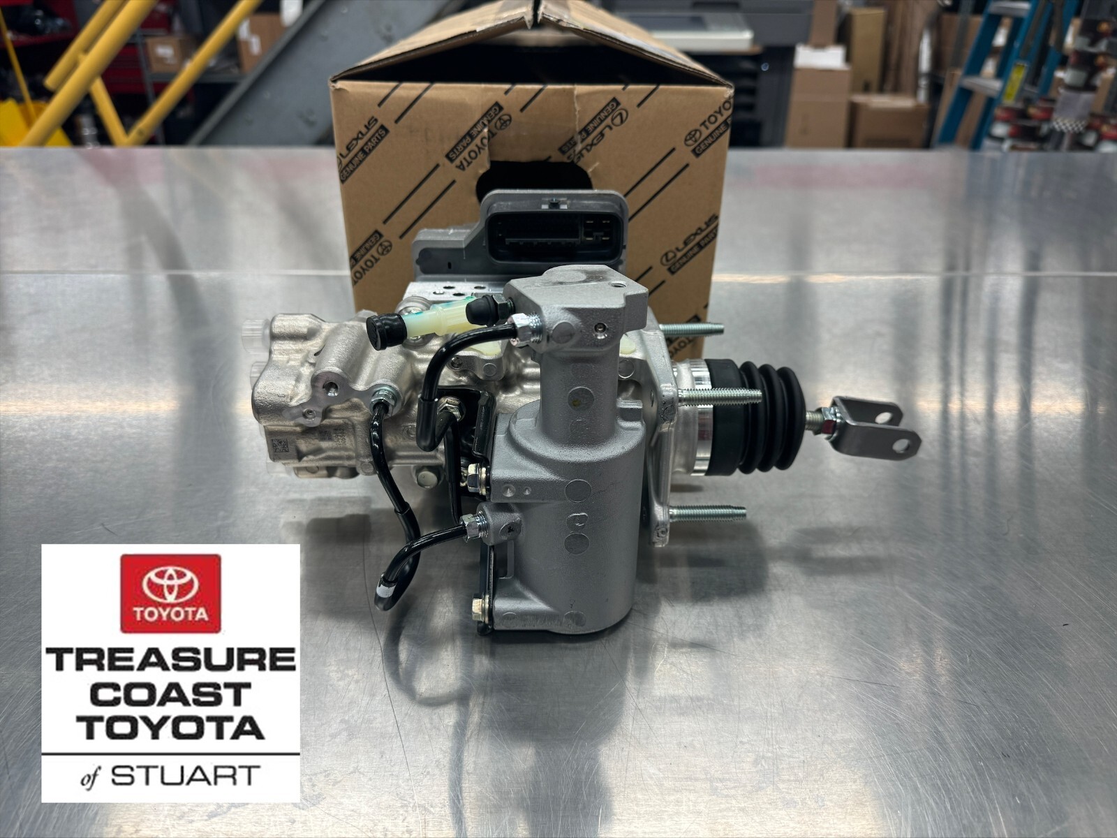 NEW OEM TOYOTA 14-15 PRIUS BRAKE BOOSTER ASSEMBLY W/MASTER CYLINDER 47050-47310