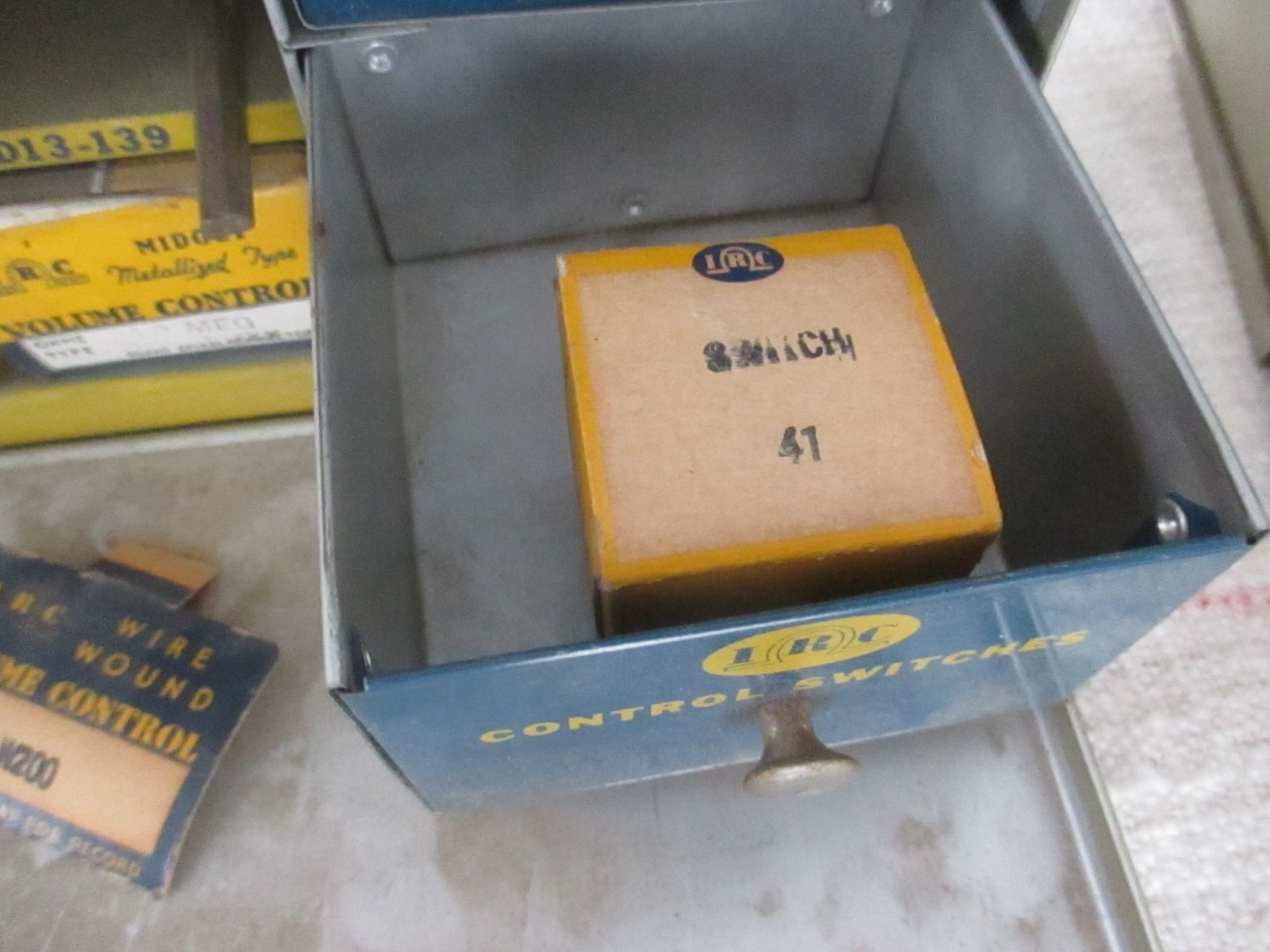 VINTAGE ANTIQUE IRC RADIO TV VOLUMN CONTROL KITS RCA ZENITH CROSLEY MOTOROLA