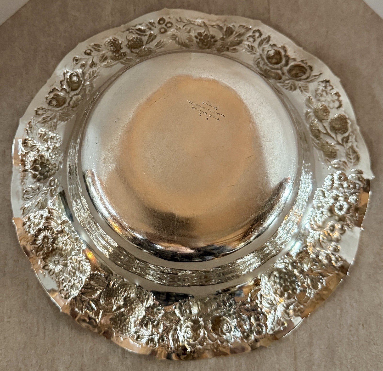 REPOUSSE LORING ANDREWS CO HAND CHASED STERLING 9 3/8" STRAWBERRY BOWL 11.1 OZT