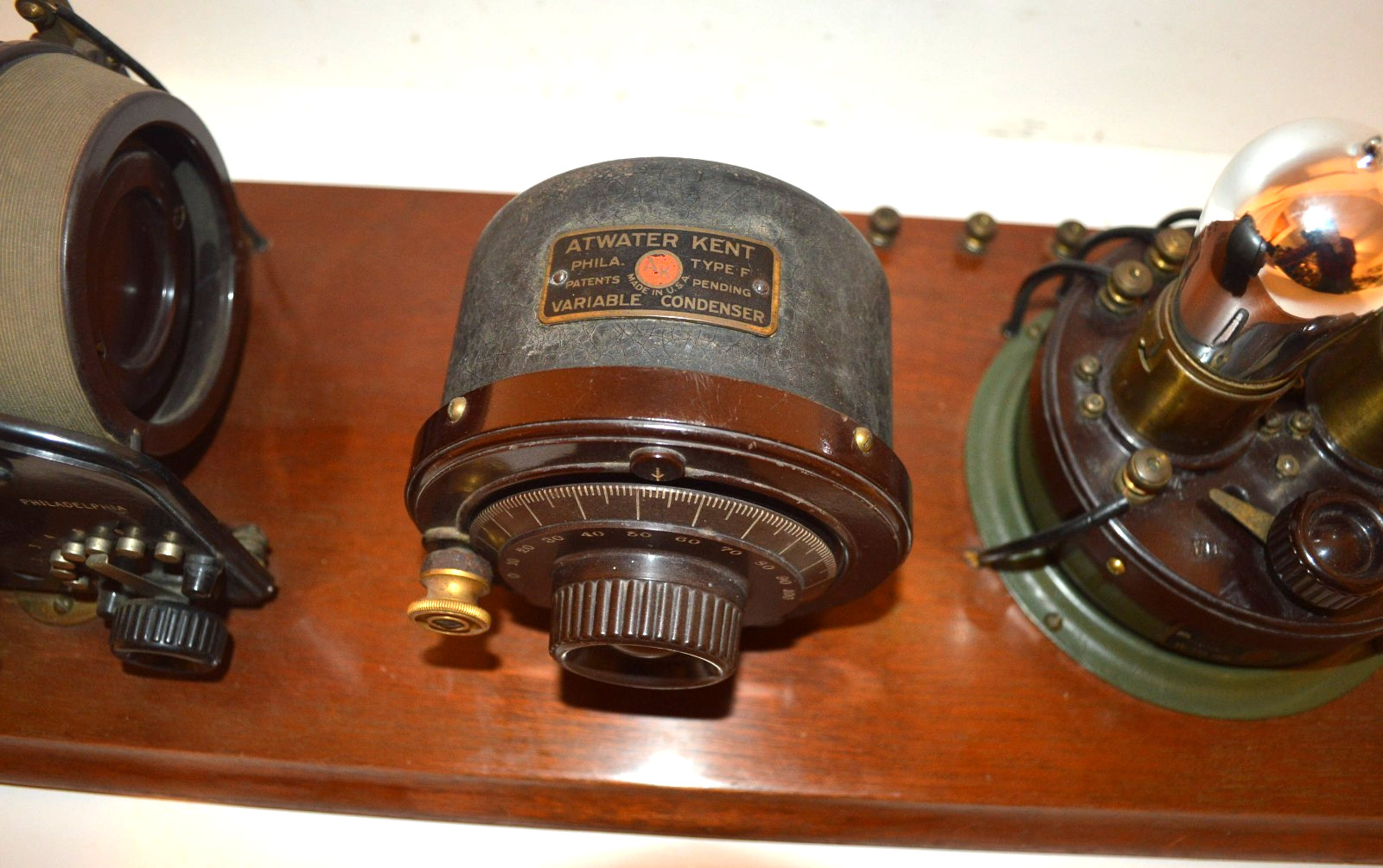 SCARCE 1922 ATWATER KENT'S FIRST MODEL 1, #3925 BREADBOARD RADIO RECEIVER