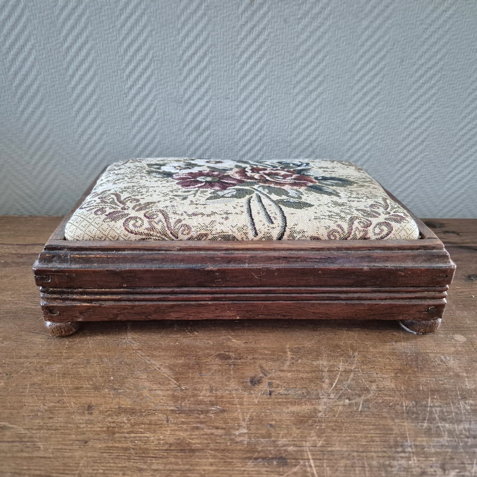 Vintage Footstool, Bed Staircase, Footrest, Pouf, Footlift, Sofa