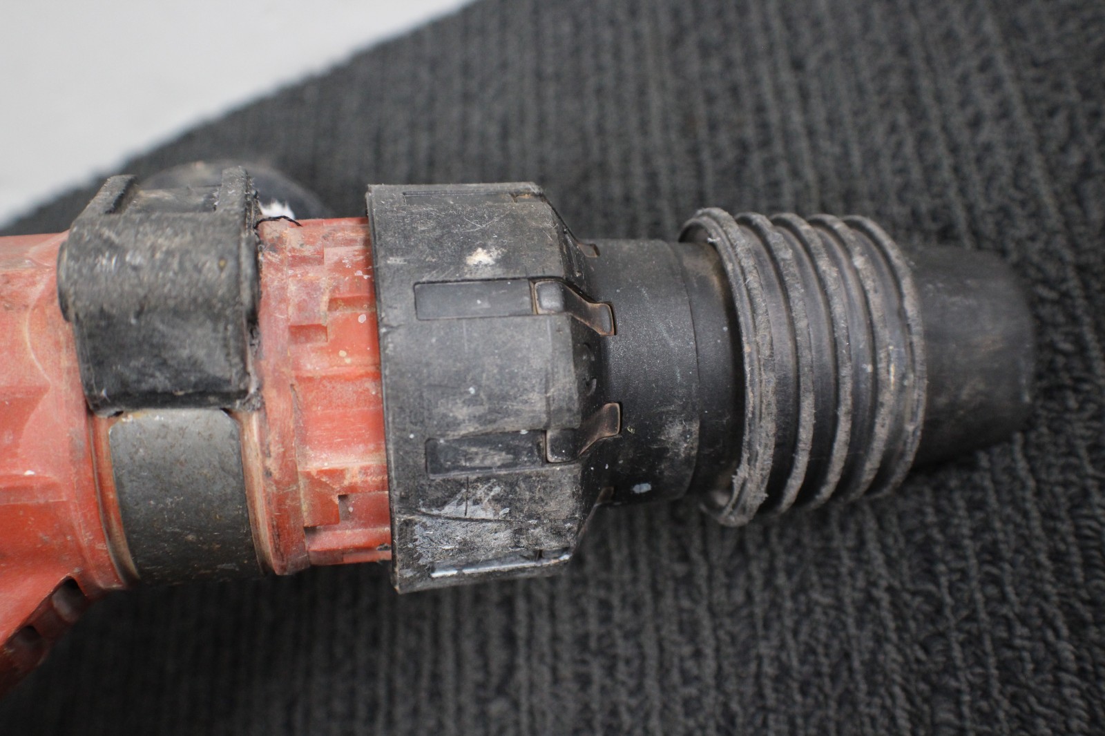 Hilti TE24 - 115V Corded Rotary HAMMER DRILL - W/Hard Shell Case.