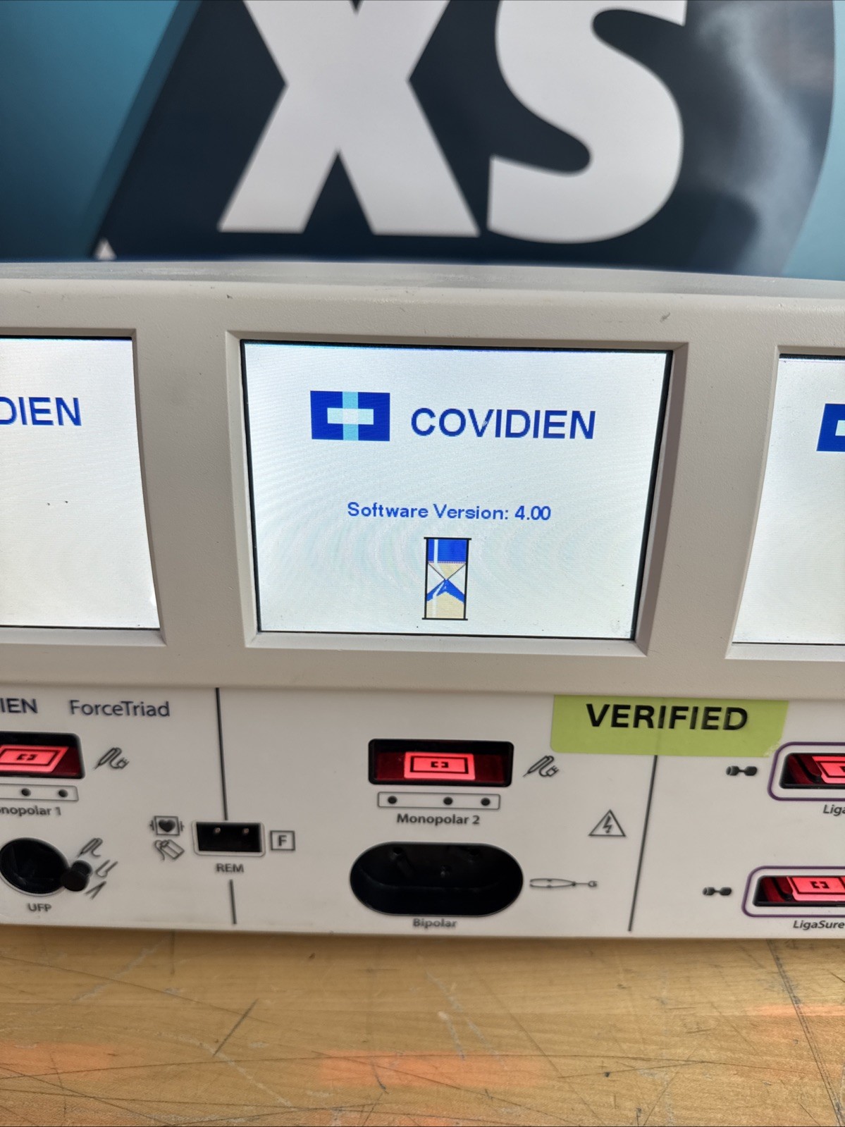 Covidien ValleyLab Force Triad v4.0 Electrosurgical Generator ESU w/ Pedals