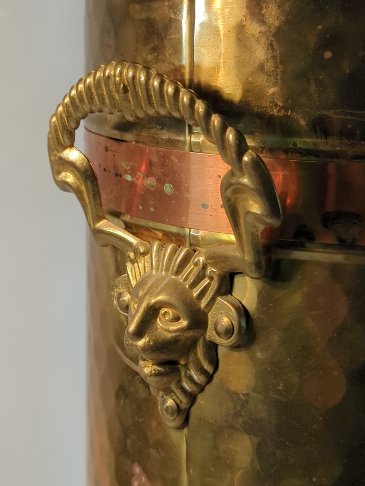 Hammered Brass Copper Umbrella Stand Lion Head Handles Feet Regency Vtg 15x7"