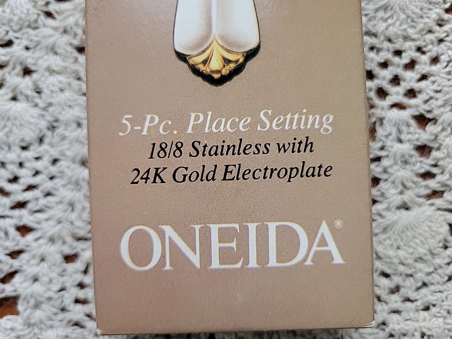 New Oneida Golden JUILLIARD 18/8 Stainless 5pc Place Setting Service for One Box